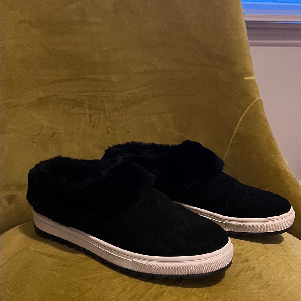 Women's Black Fur-Lined waterproof Slip-On Shoes